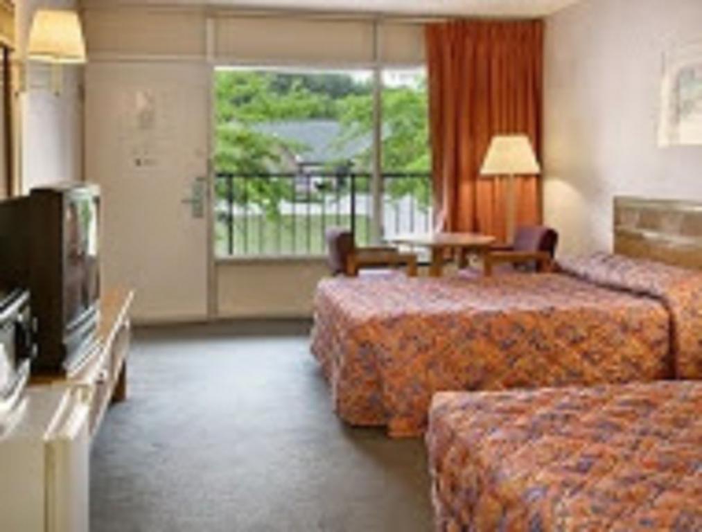 Town And Country Inn Suites Spindale Forest City Exteriör bild